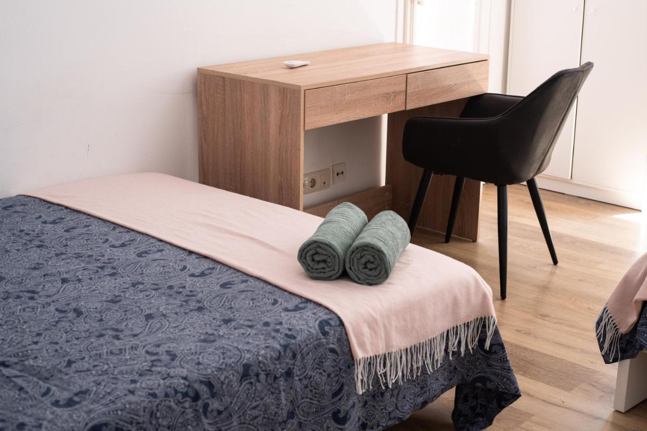 By Port Vell Rooms Barcelona Luaran gambar